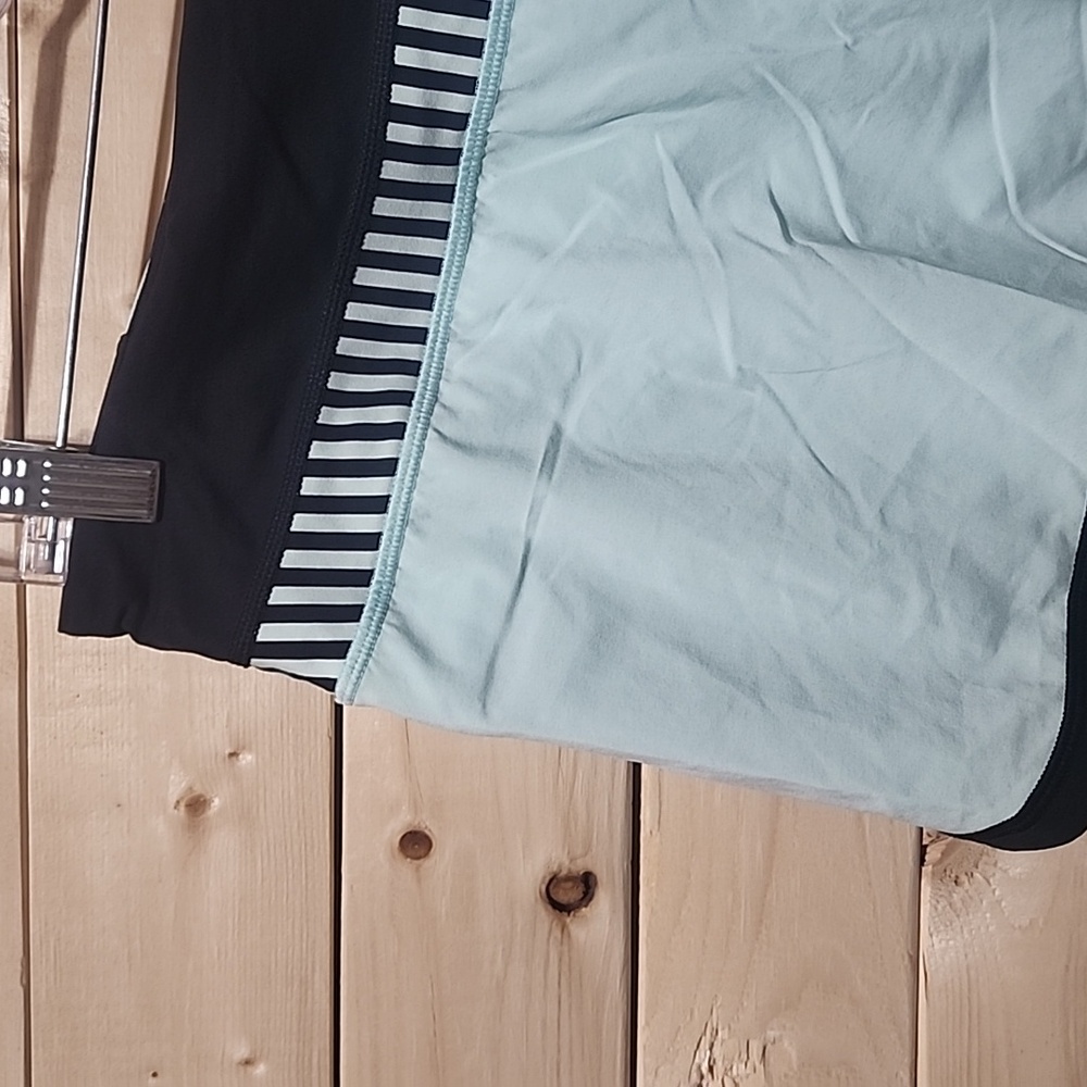Lululemon Shorts Women's Size 10 - Picture 3 of 7